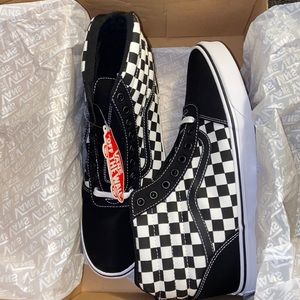 NWT Men’s high top vans